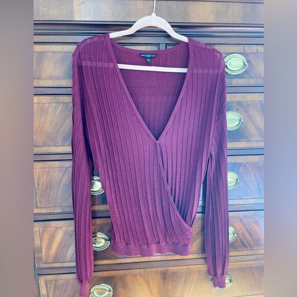 ✨GUESS✨ Prism Surplice Top - Picture 4 of 10